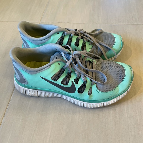 Nike Shoes - Nike free run 5.0 size 7.5
